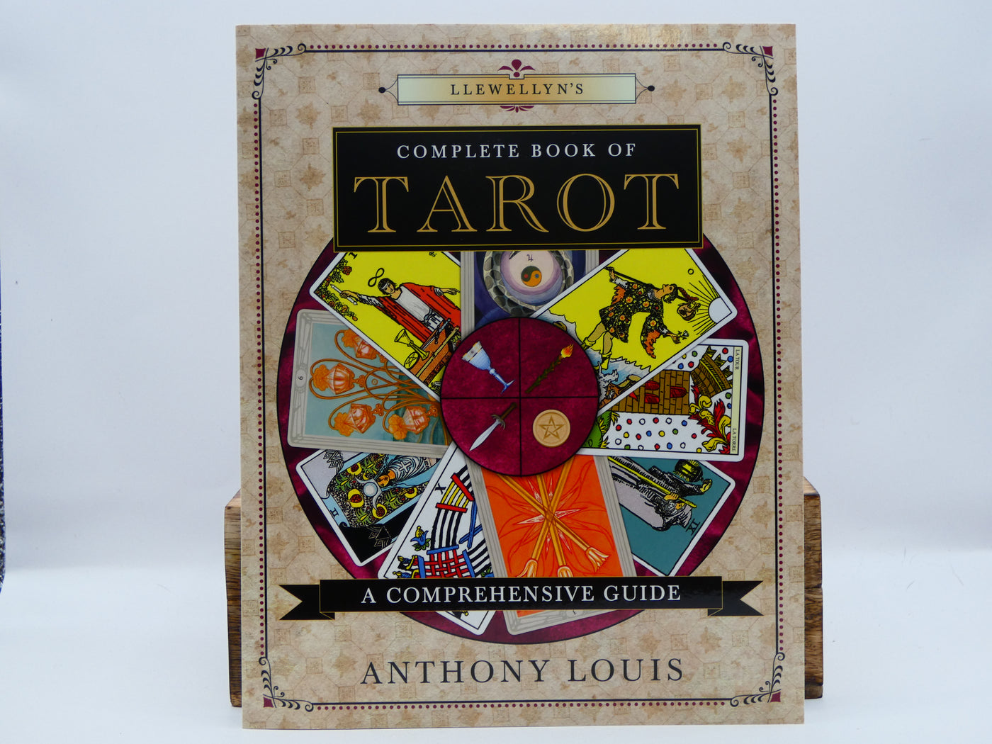 Llewellyn's Complete Book of Tarot